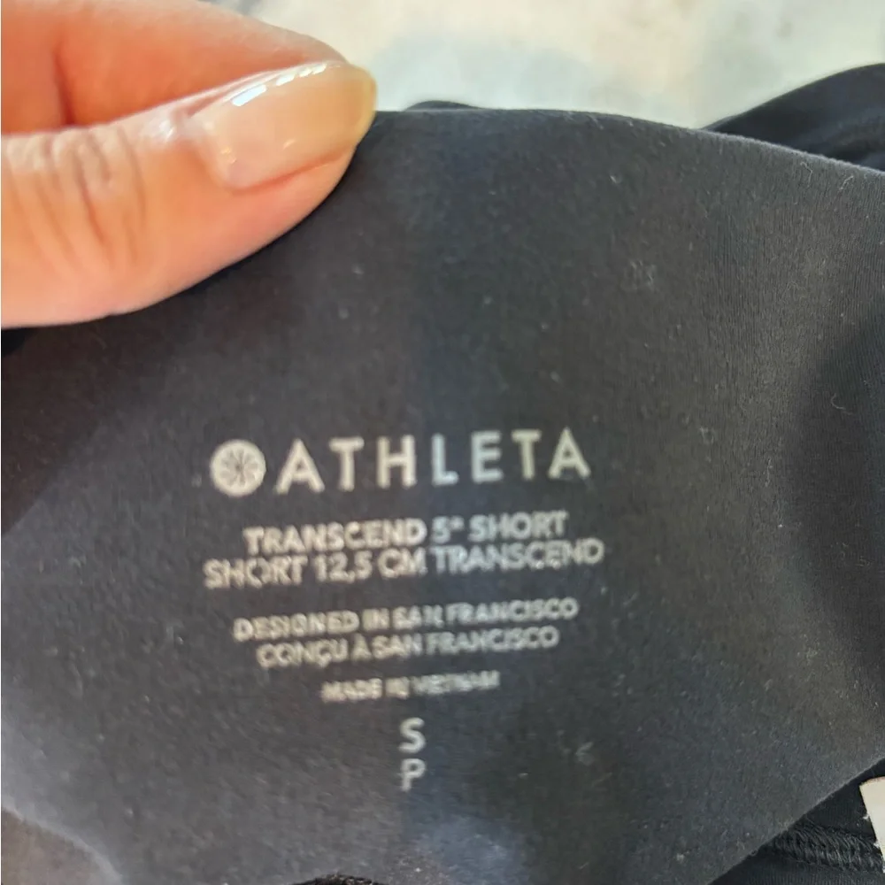 Athleta Transcends 5” High Rise Shorts Sz S - Picture 6 of 6
